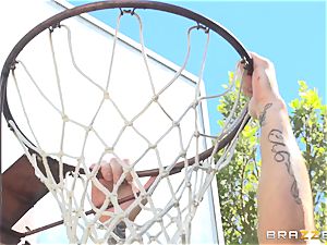 cougar Kendra eagerness enjoys basketball and oral jobs